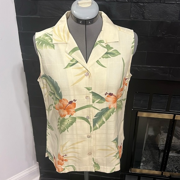Tommy Bahama silk sleeveless top - Picture 1 of 4